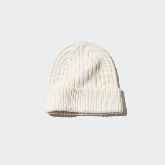 Uniqlo Off-White Knit heat teach Beanie - Picture 1 of 5